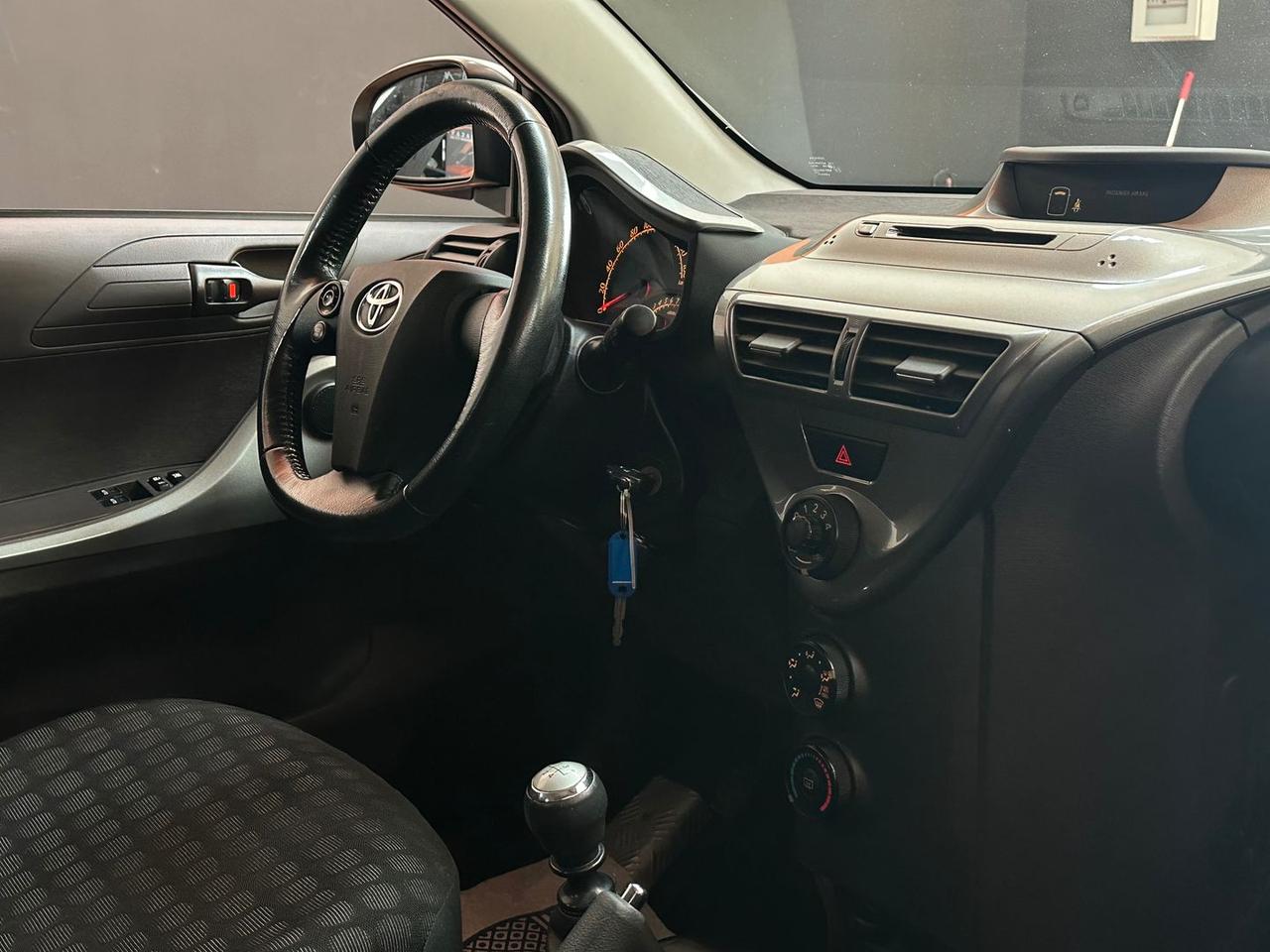 Toyota iQ 1.0 #12013