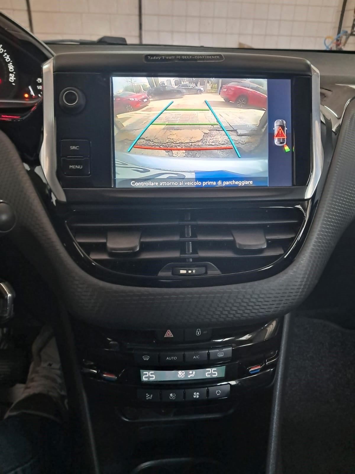 Peugeot 208 1.2 - 5 posti 60kw (Benzina/Gpl)