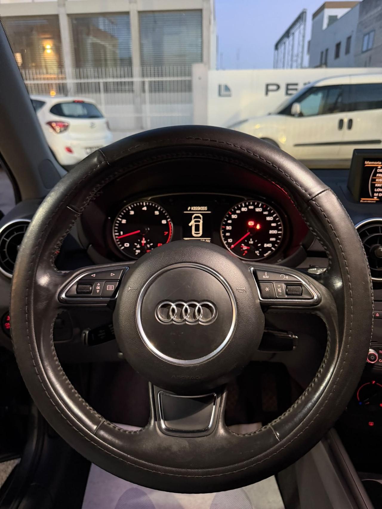 Audi A1 SPB 1.2 TFSI S-LINE-2012 LED/NAVI/ROTOR