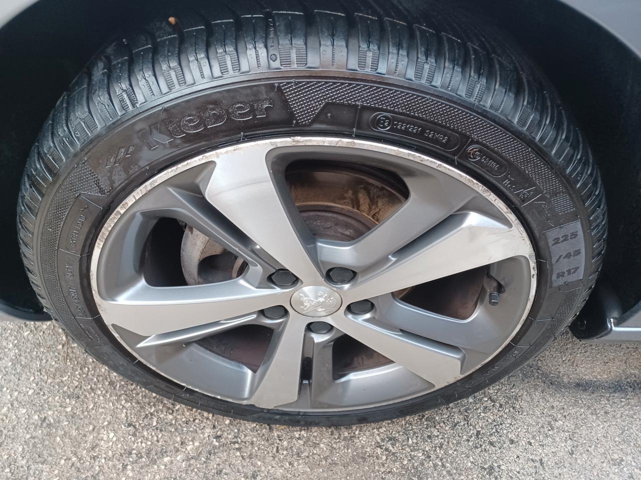 Peugeot 308 1..6 HDI 115CV ALLURE S.W.