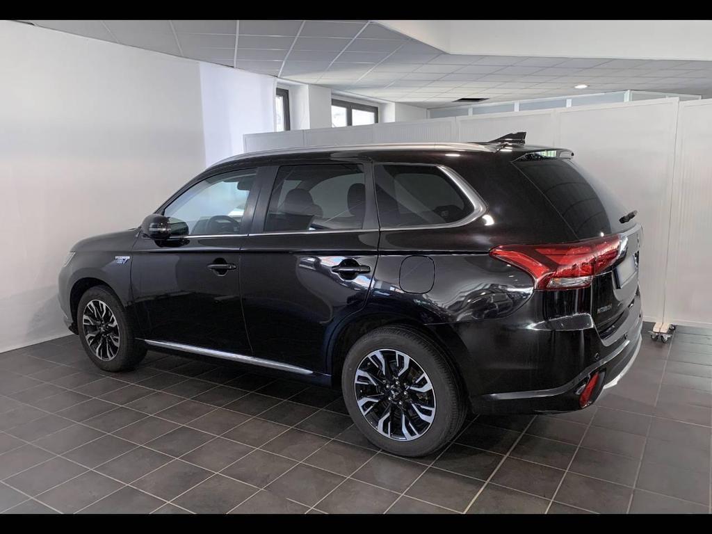 Mitsubishi Outlander 2.0 Mivec PHEV Instyle 4WD CVT