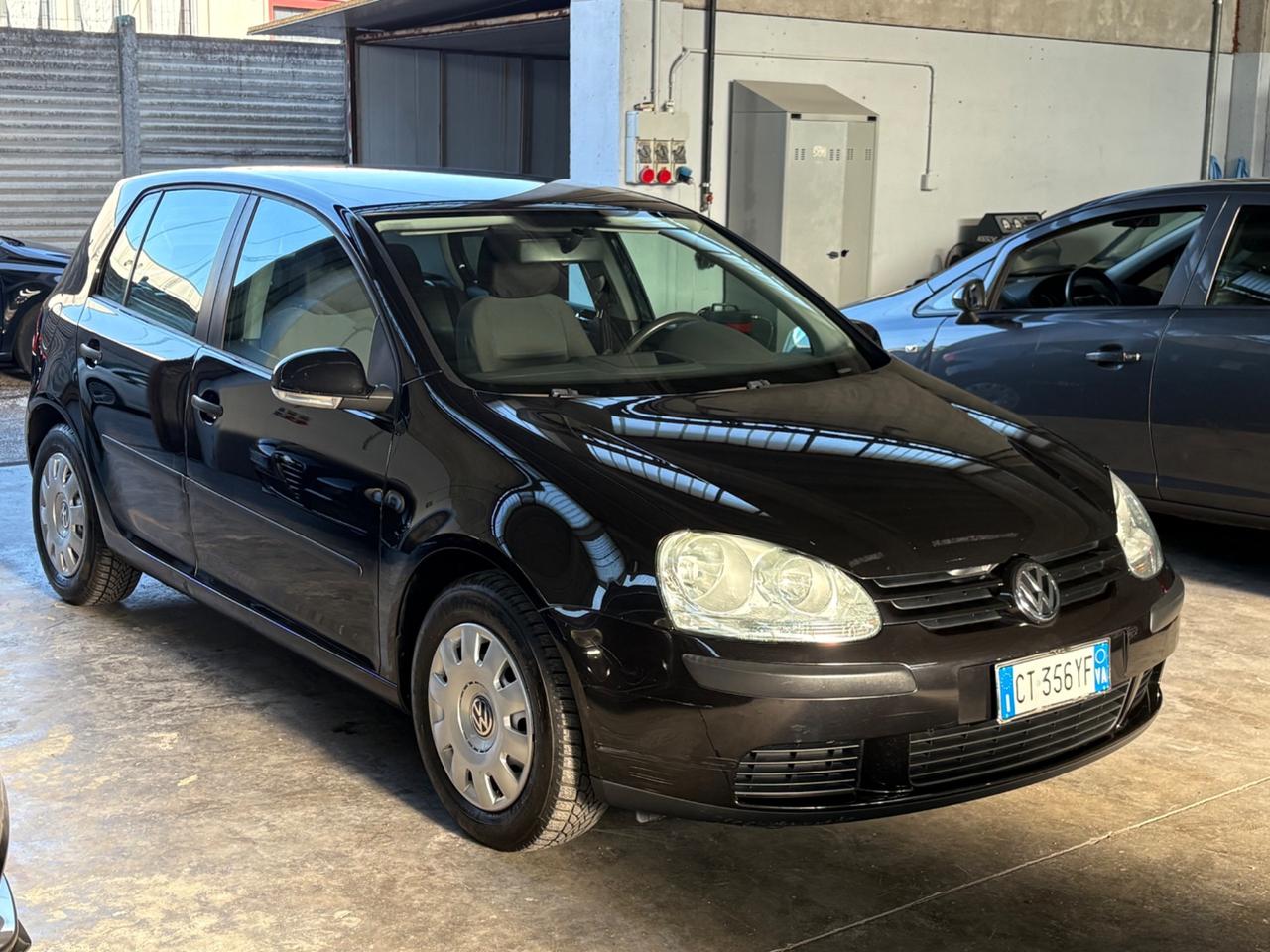 Volkswagen Golf 1.6 16V FSI 5p. Comfortline