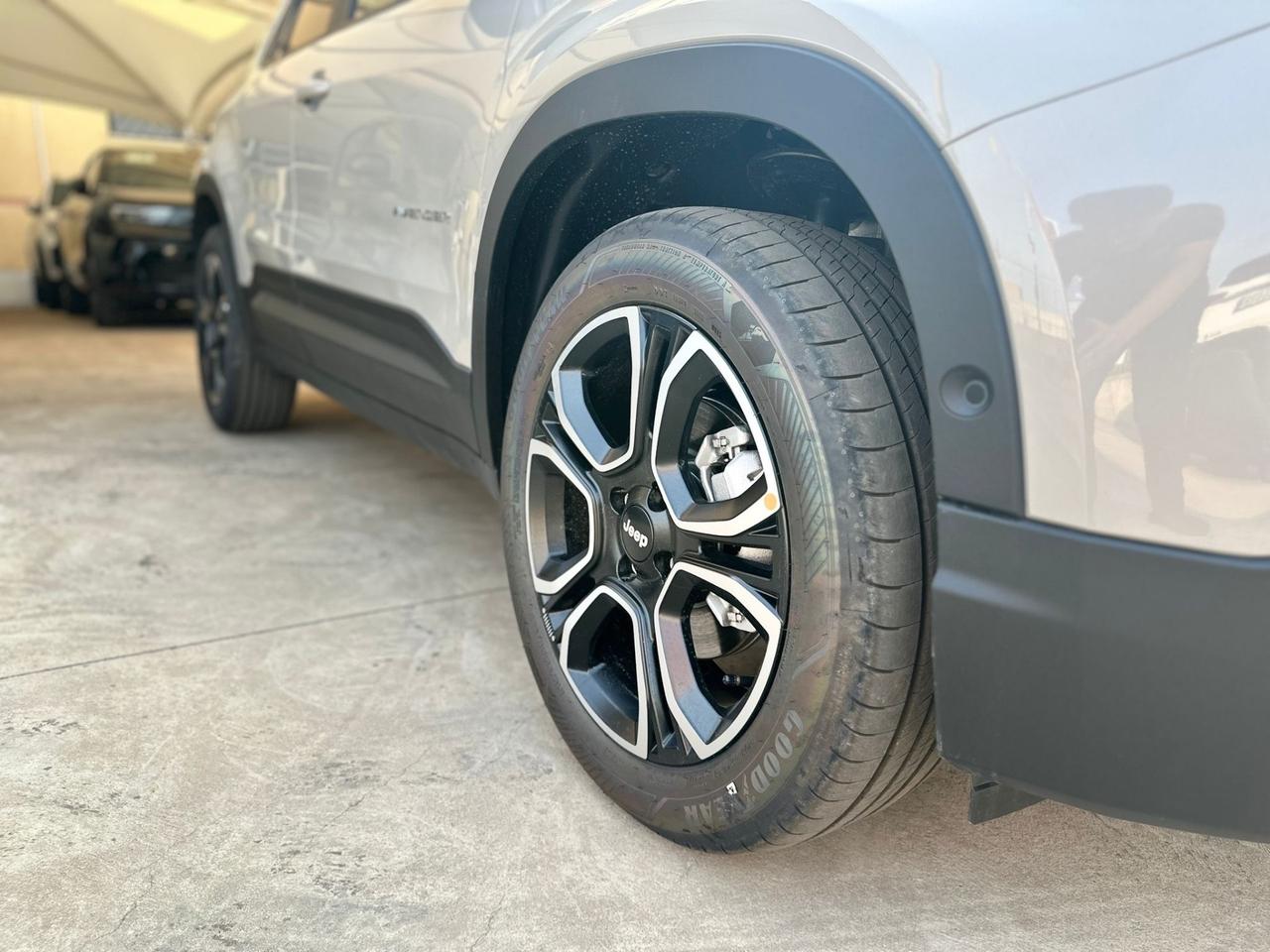 Jeep Avenger 1.2 Turbo 110 CV MHEV Summit