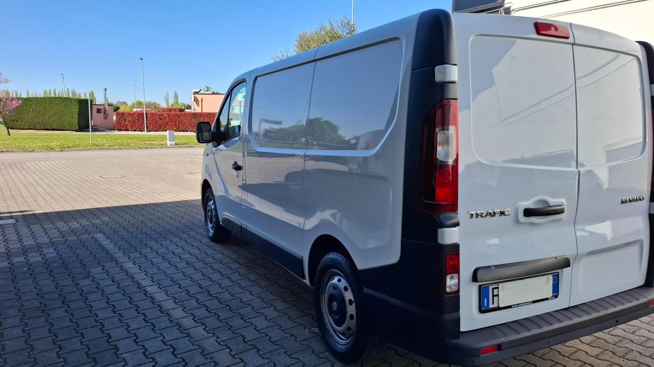RENAULT Trafic T27 1.6 dci 120cv L1H1 Ice E6