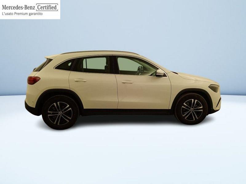 Mercedes-Benz GLA 180 D ADVANCED AUTO