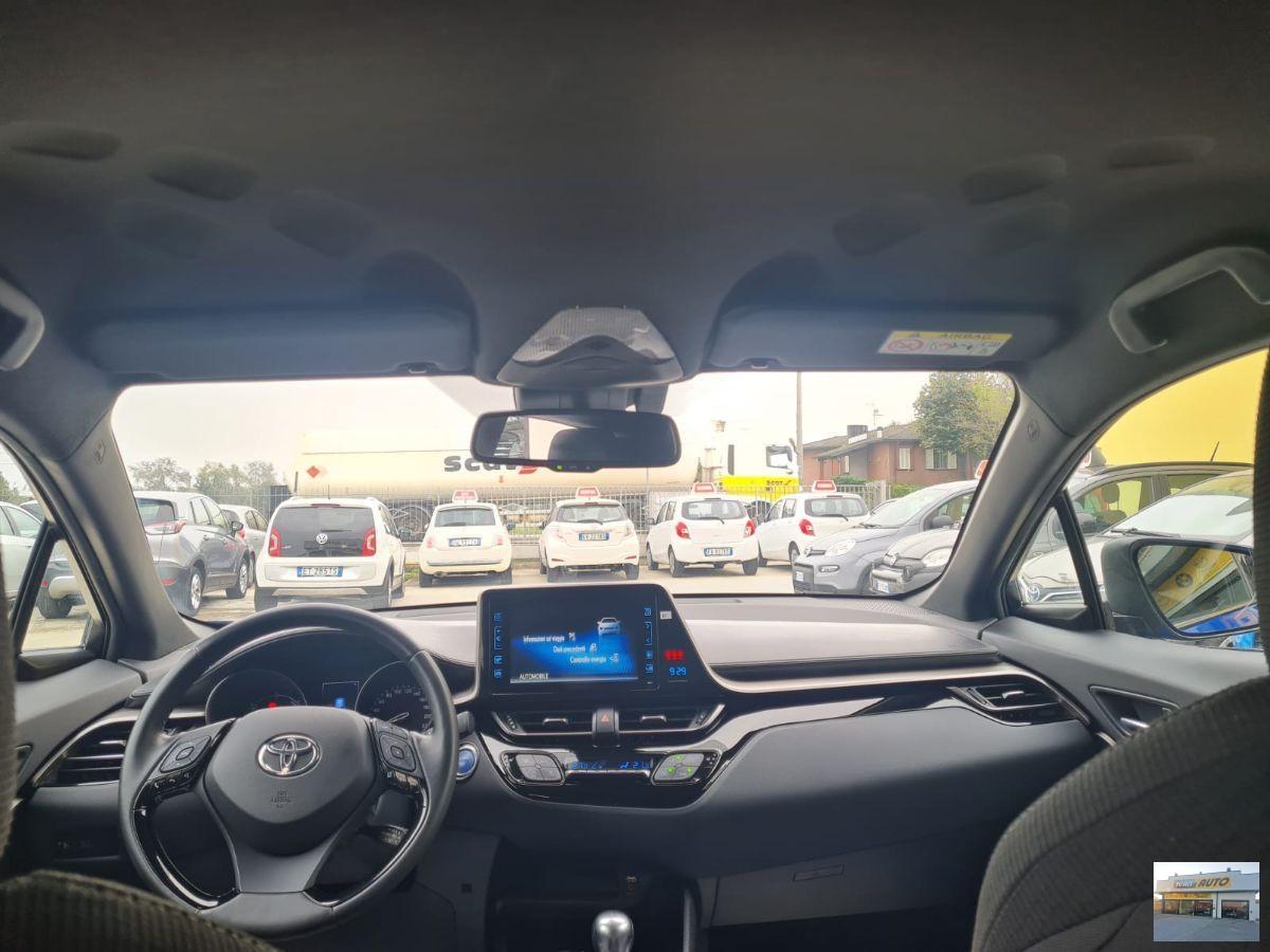TOYOTA C-HR 1.8 Hybrid-Neopatentati