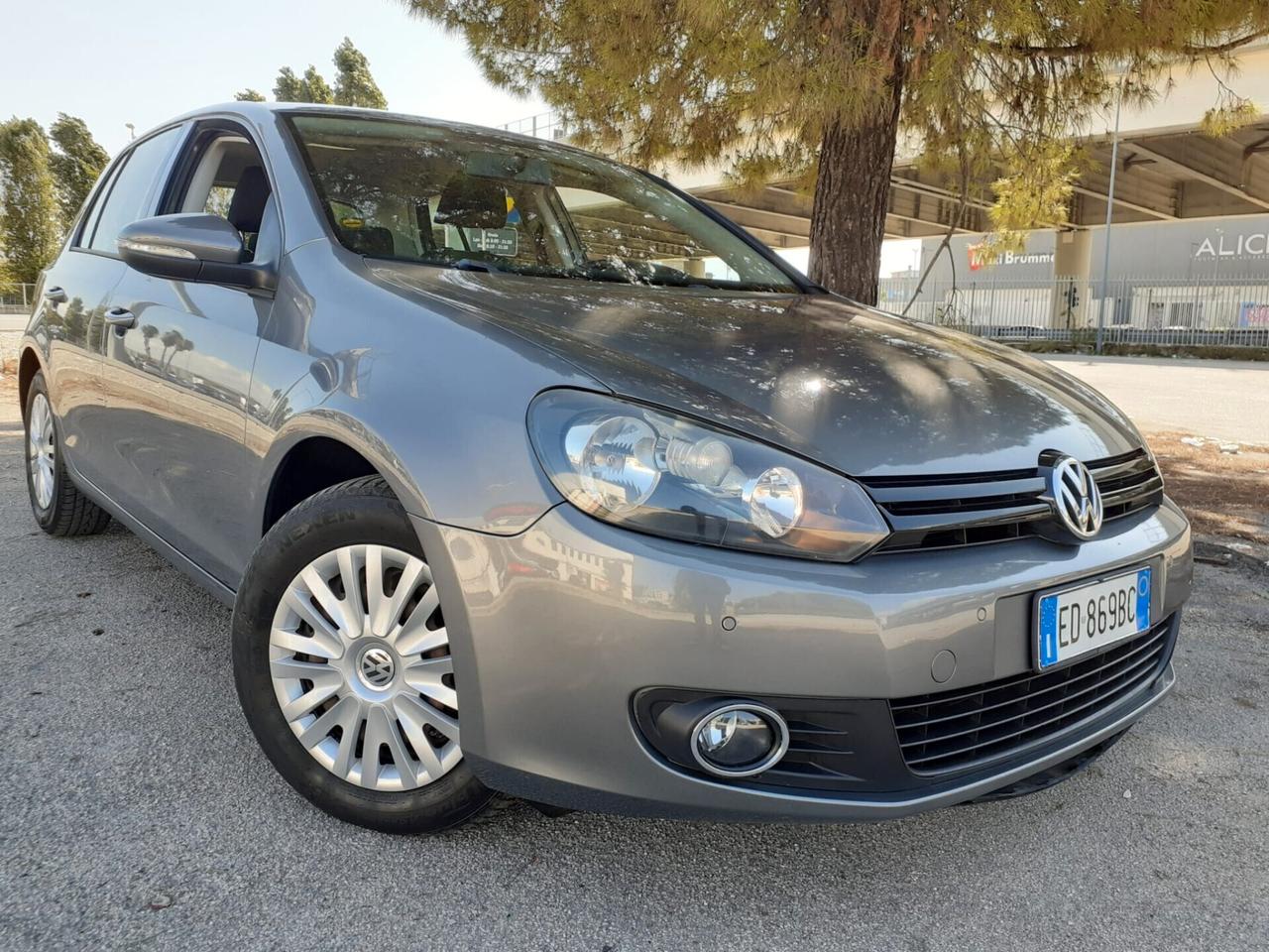 Volkswagen Golf 1.6 TDI DPF 3P TRENDLINE