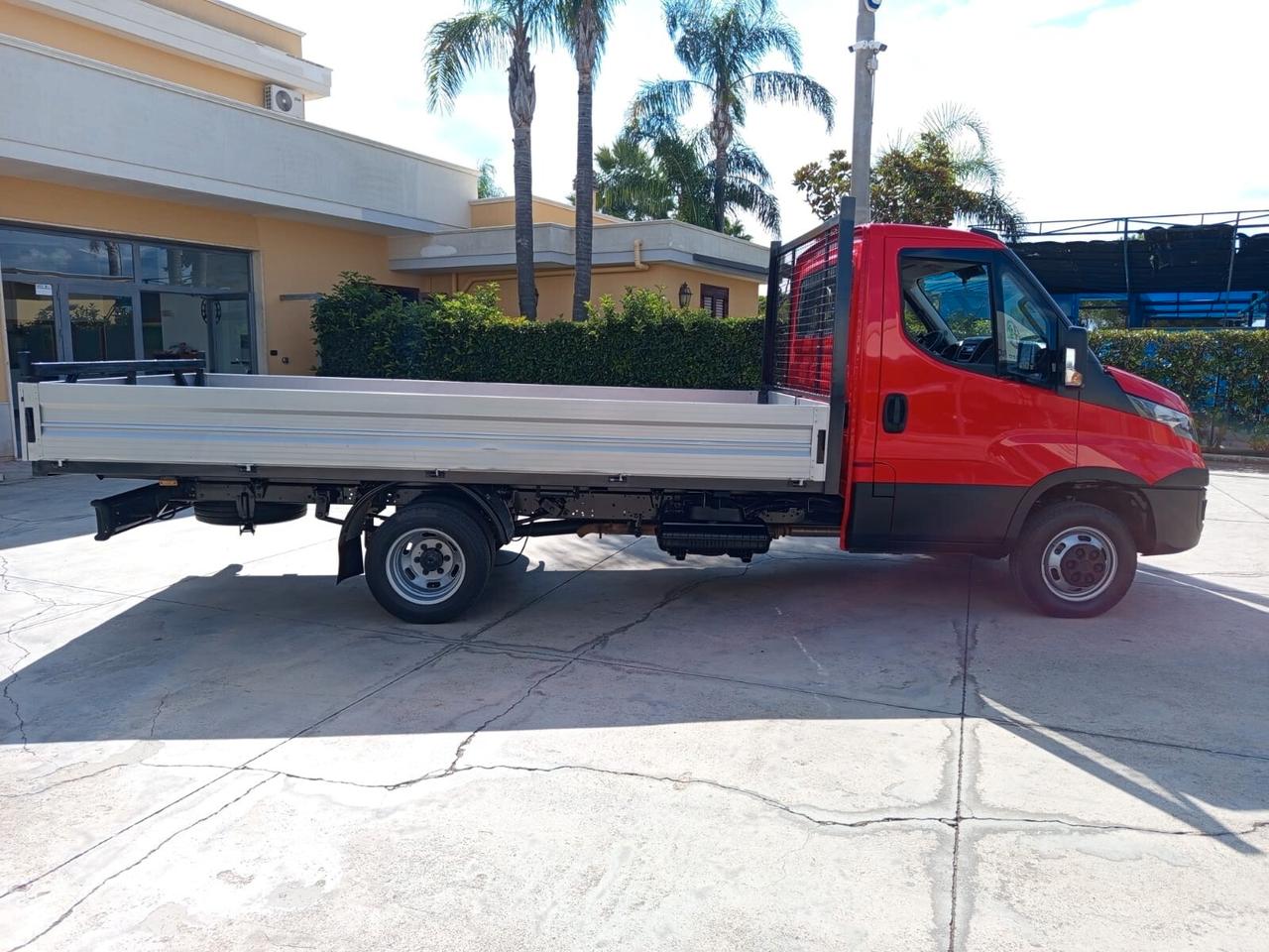 Iveco Daily 35C15 CASSONE FISSO DA 4.40m X 2.10m