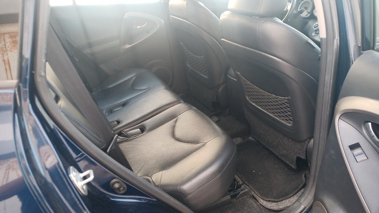 Toyota RAV 4 RAV4 2.2 D-4D 136 CV Luxury