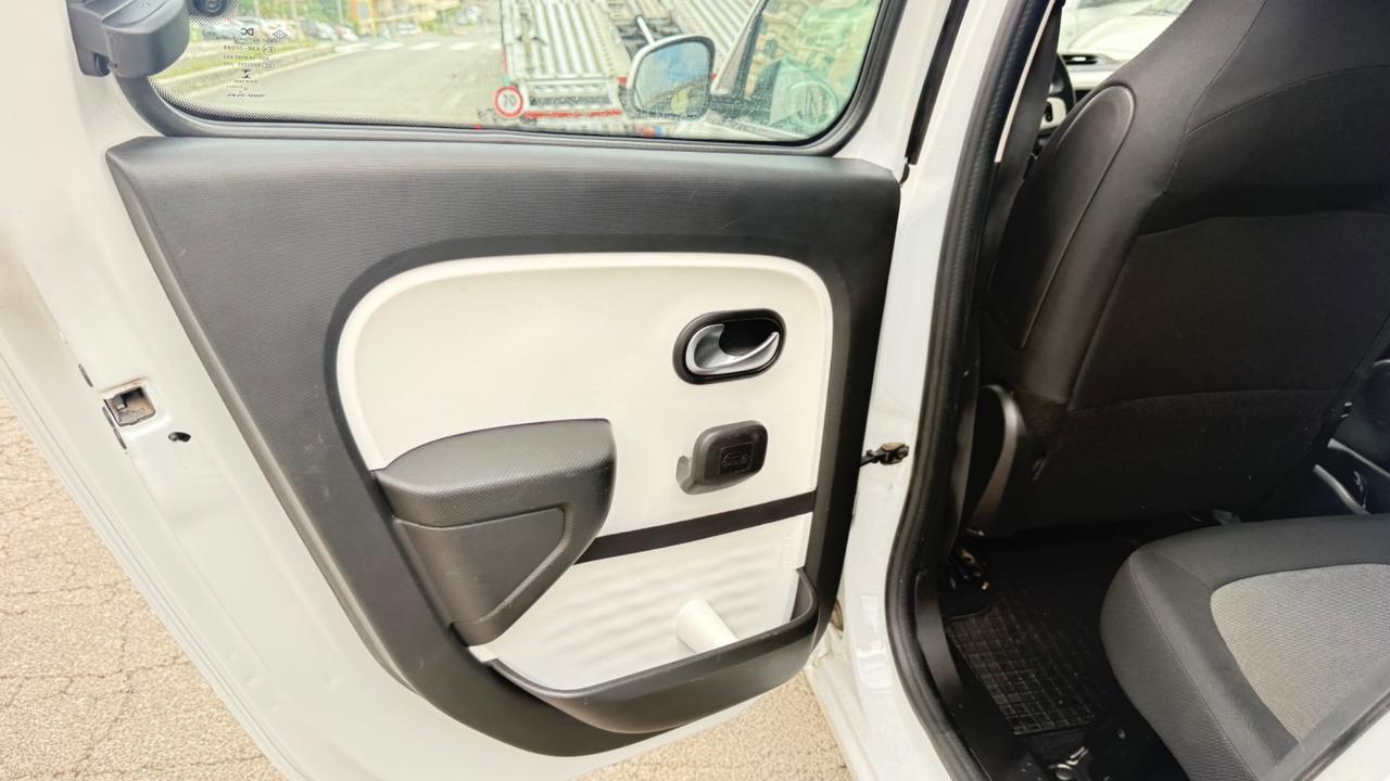 Renault Twingo SCe Stop&Start LIMITEED NAVI KAMERA PDC CERCHI 16 BLUETOOTH