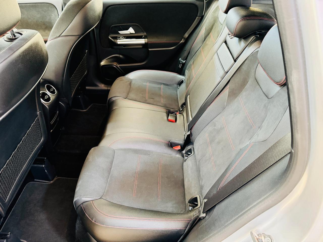 Mercedes-benz B 180 AMG Autom. CarPlay / RetroCamera