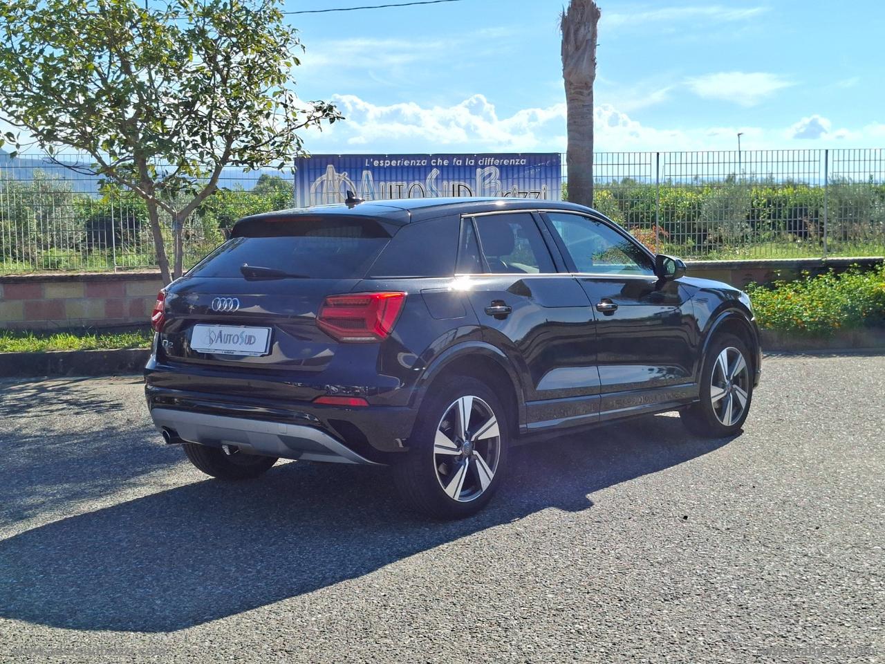 AUDI Q2 30 TDI S tronic Identity Black