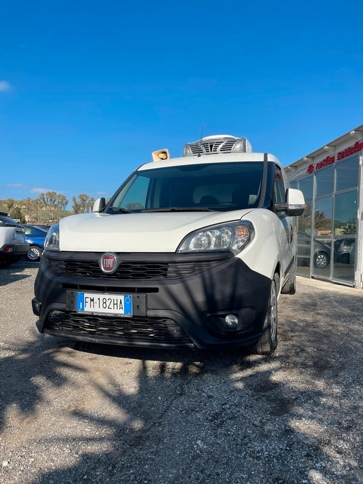 Fiat Doblo 1.6 MJT 120CV Maxi 3 posti AUTONEGOZIO unico proprietario