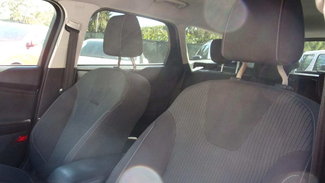 Ford Focus 1.6 120 CV GPL SW Titanium