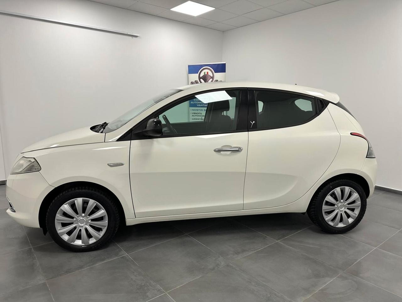 Lancia Ypsilon 1.2 69 CV 5 porte GPL Ecochic Gold - NeoPatentati