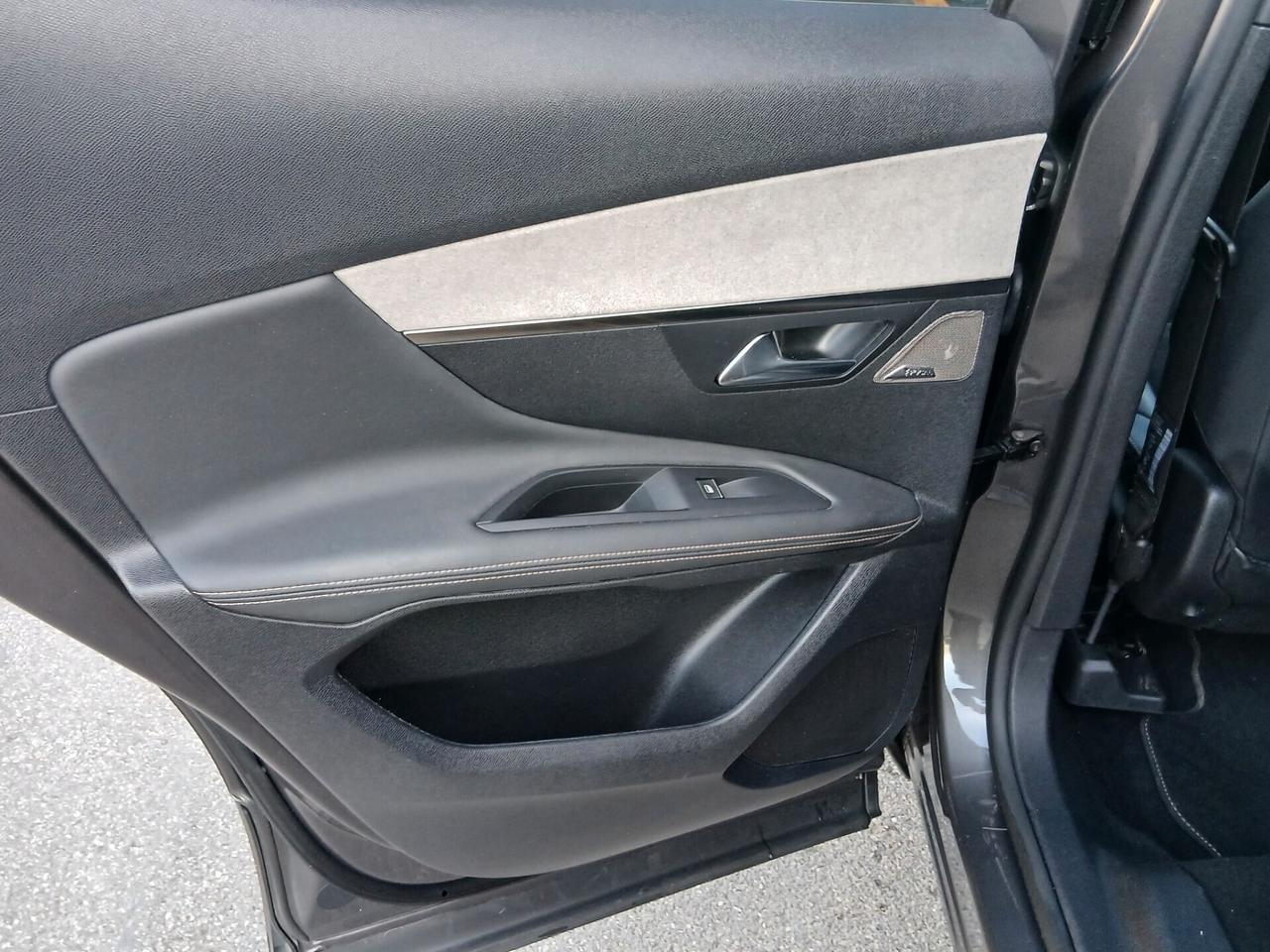 Peugeot 3008 BlueHDi 130 S&S EAT8 GT