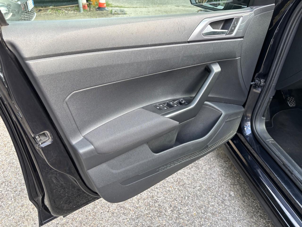 Volkswagen Polo 1.0 metano R-Line OK NEOPATENTATI