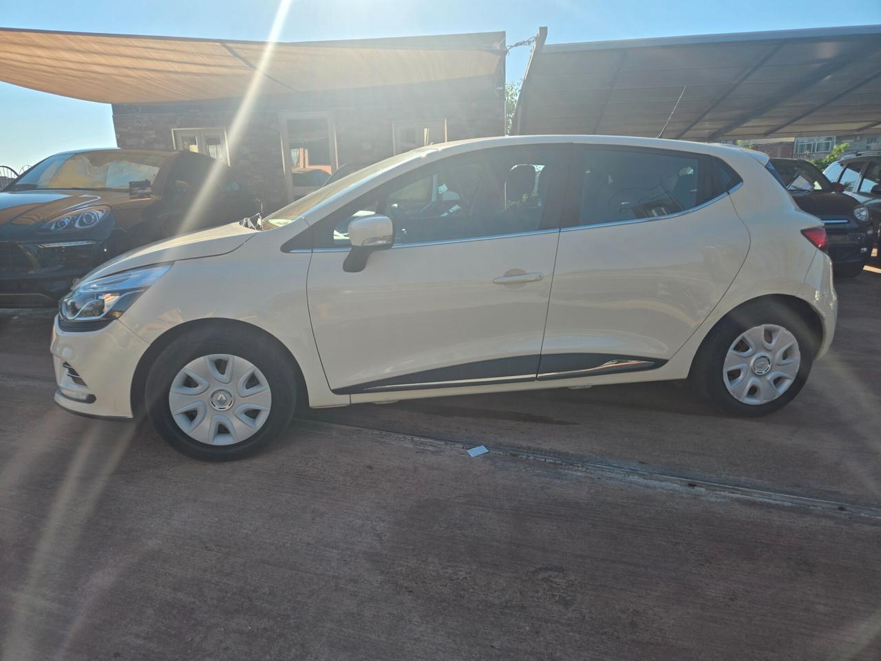 Renault Clio dCi 8V 90CV EDC Start&Stop 5 porte Energy Intens