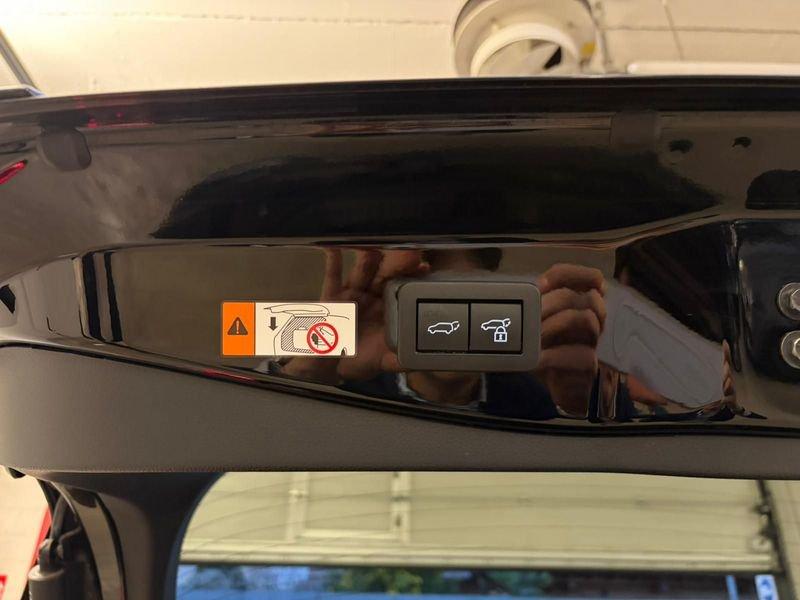 Toyota C-HR 2.0 HV E-CVT Lounge Premiere