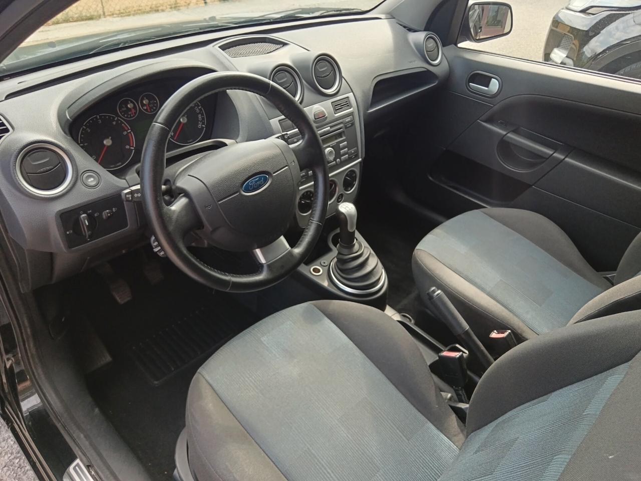 Ford Fiesta 1.4 TDCI 68CV TITANIUM NUOVISSIMA