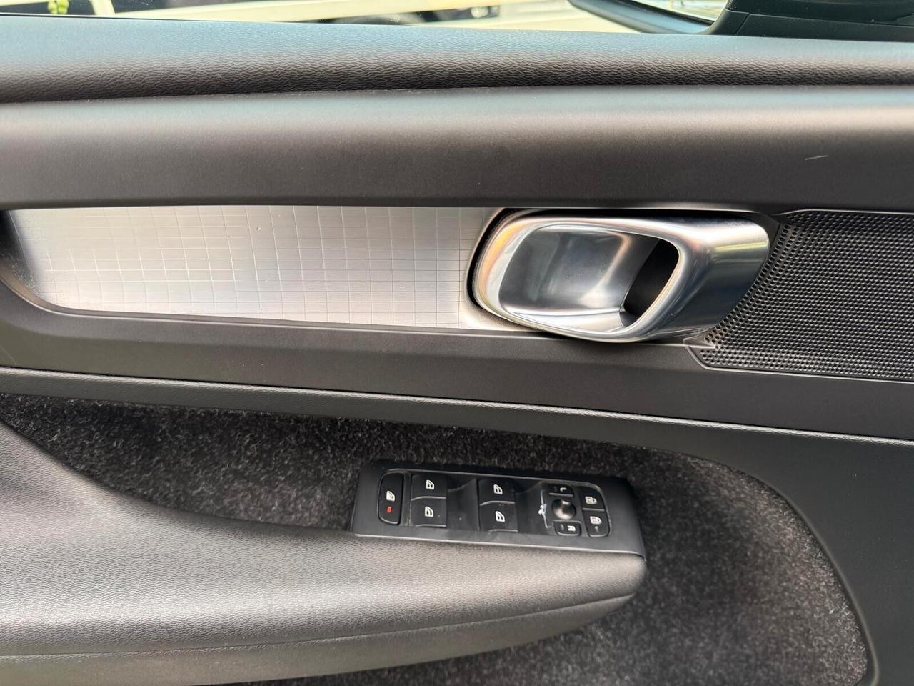VOLVO XC40 D3 GEARTRONIC R-DESING 150cv