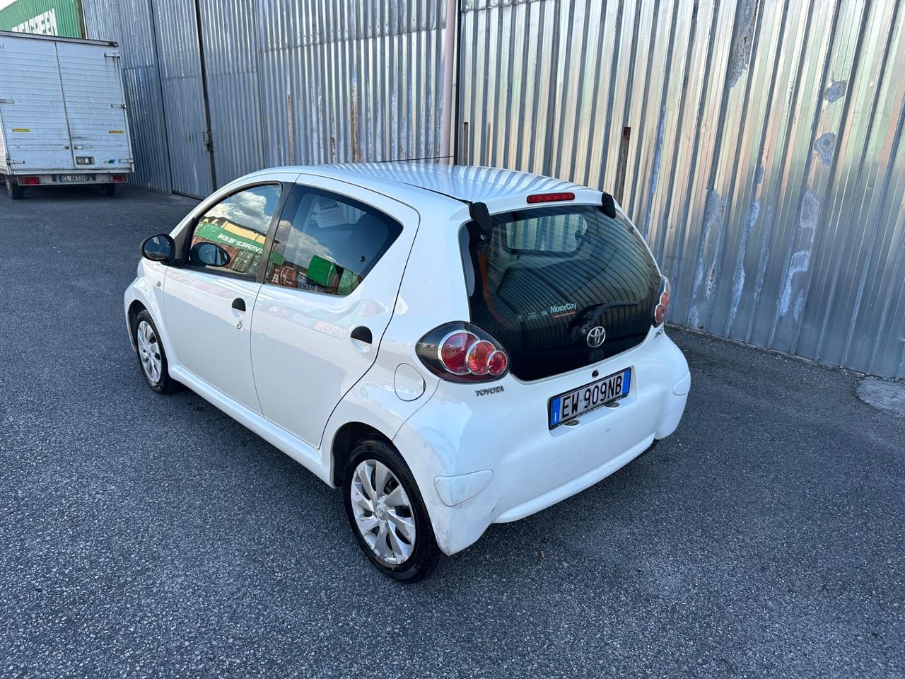 Toyota Aygo 1.0 VVT-i 69 CV...Neop