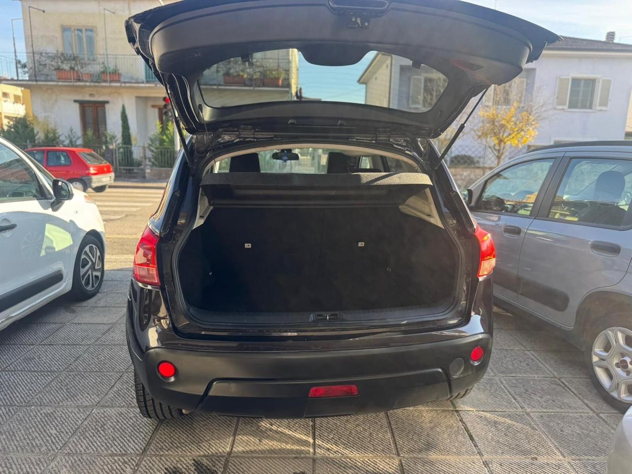 Nissan Qashqai 2.0 dCi 4x4 DPF Tekna