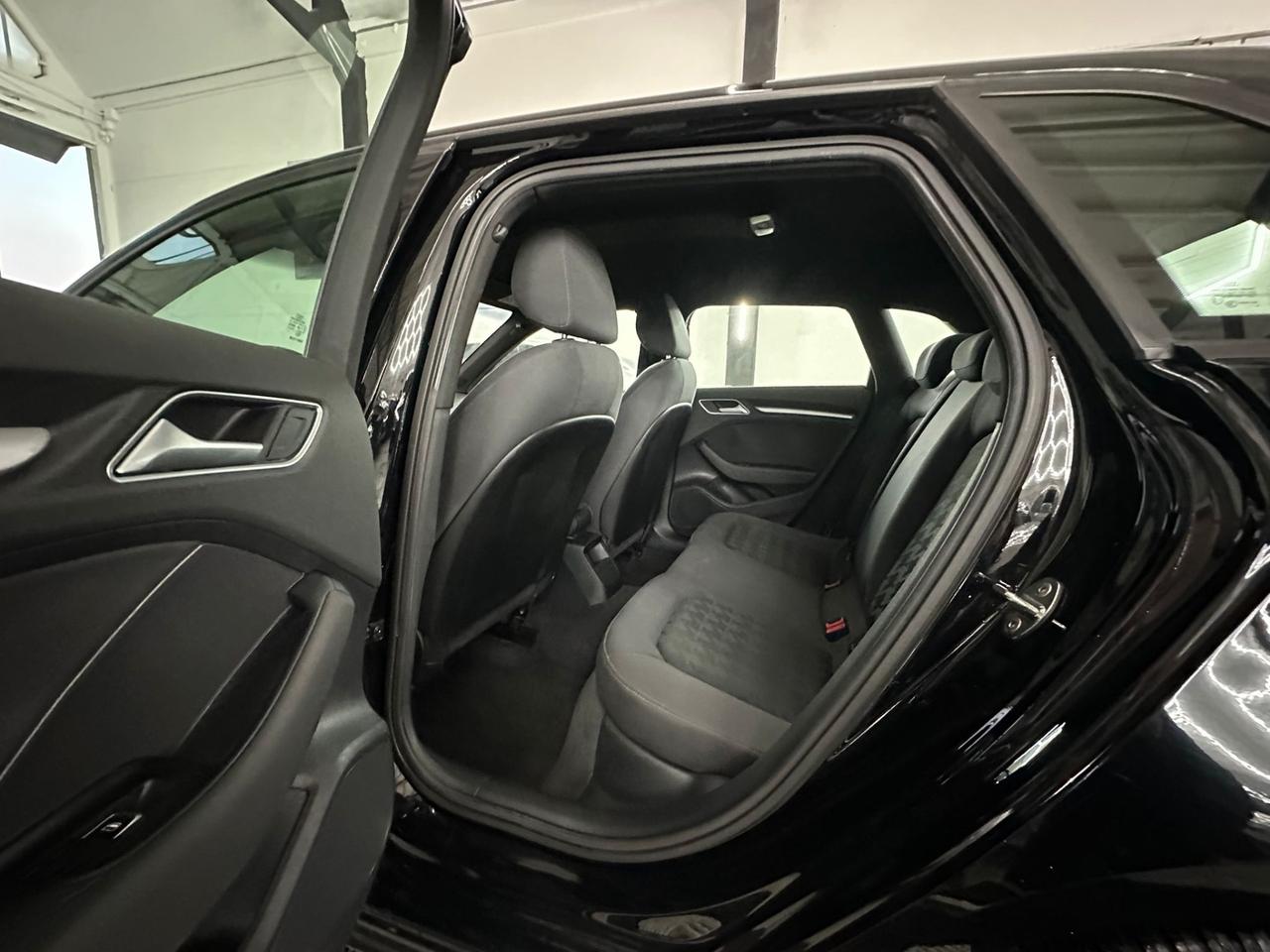 Audi A3 1.6 TDI clean diesel Attraction