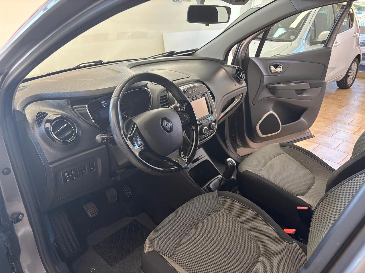RENAULT CAPTUR ANNO 2017 DS 1.5 ADATTA NEOPATENTATI KM 111 MILA