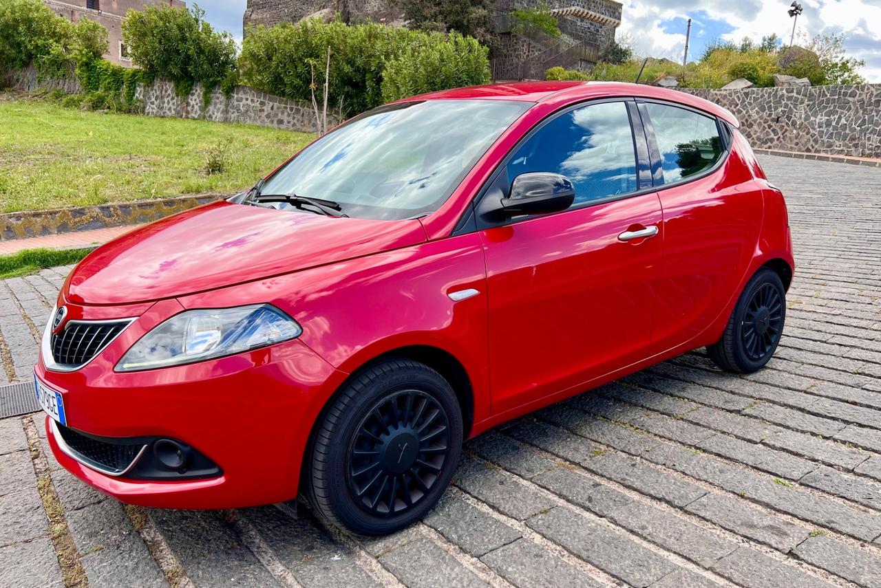 Lancia Ypsilon 1.0 FireFly 5 porte S&S Hybrid Silver Plus