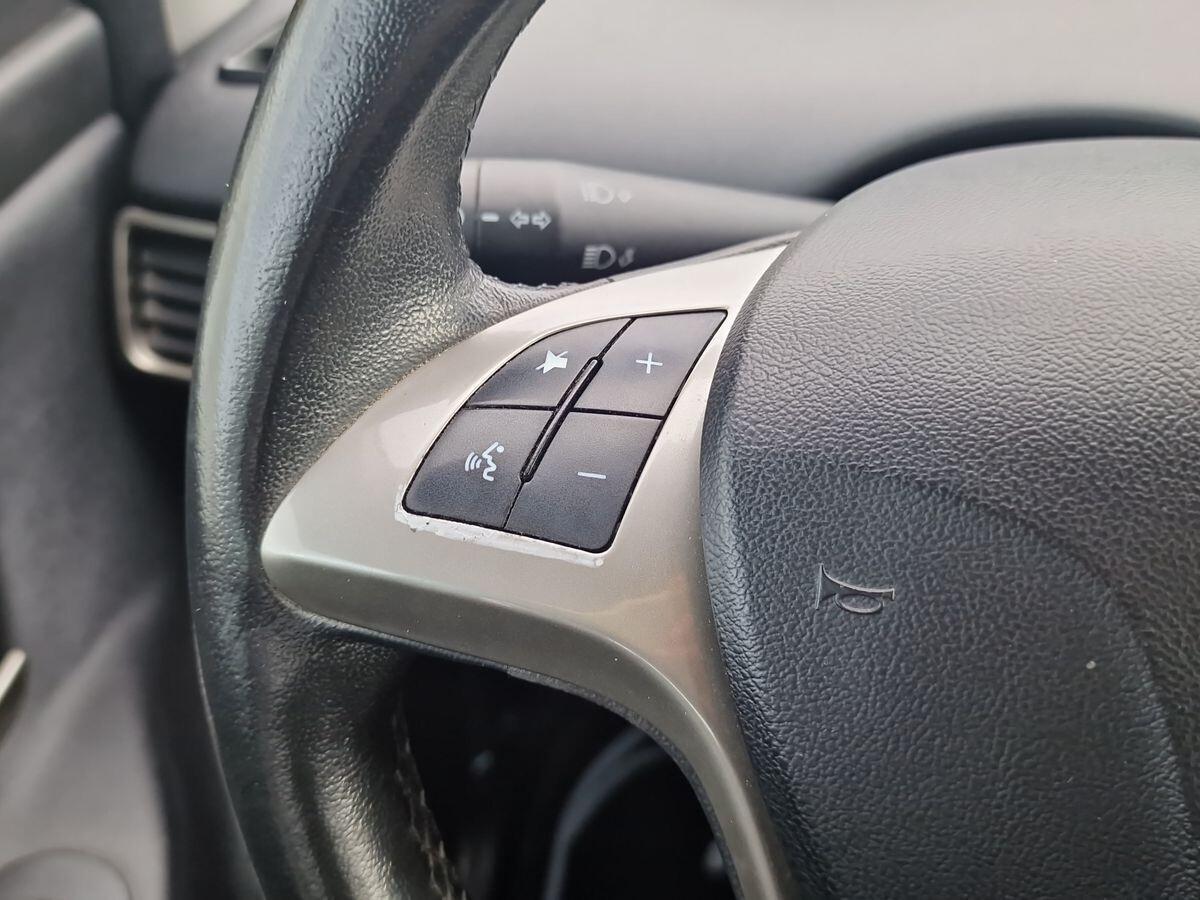 LANCIA YPSILON 1.2 B/GPL ECOCHIC GOLD