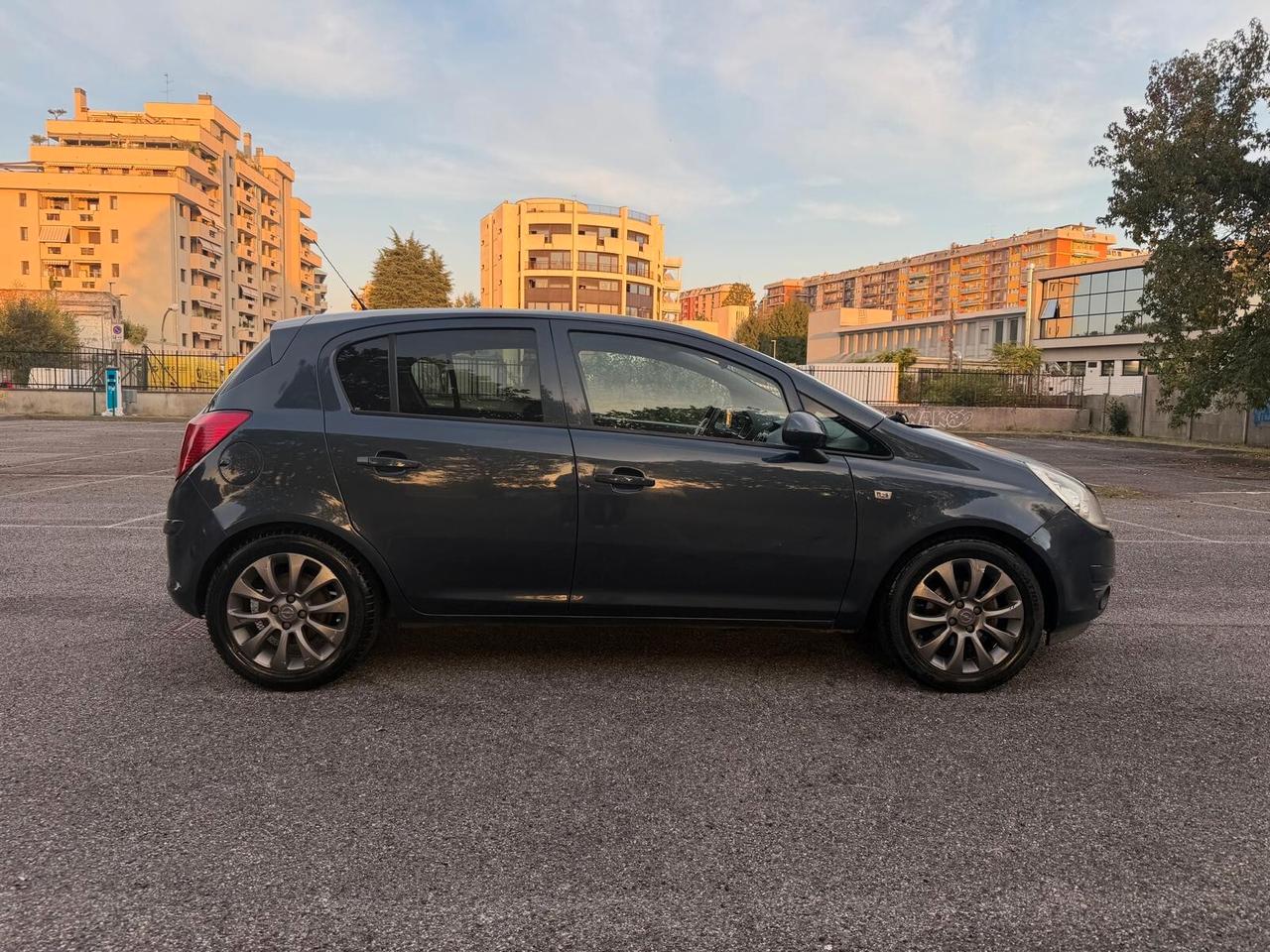 Opel Corsa 1.2 80CV 5 porte GPL-TECH Edition