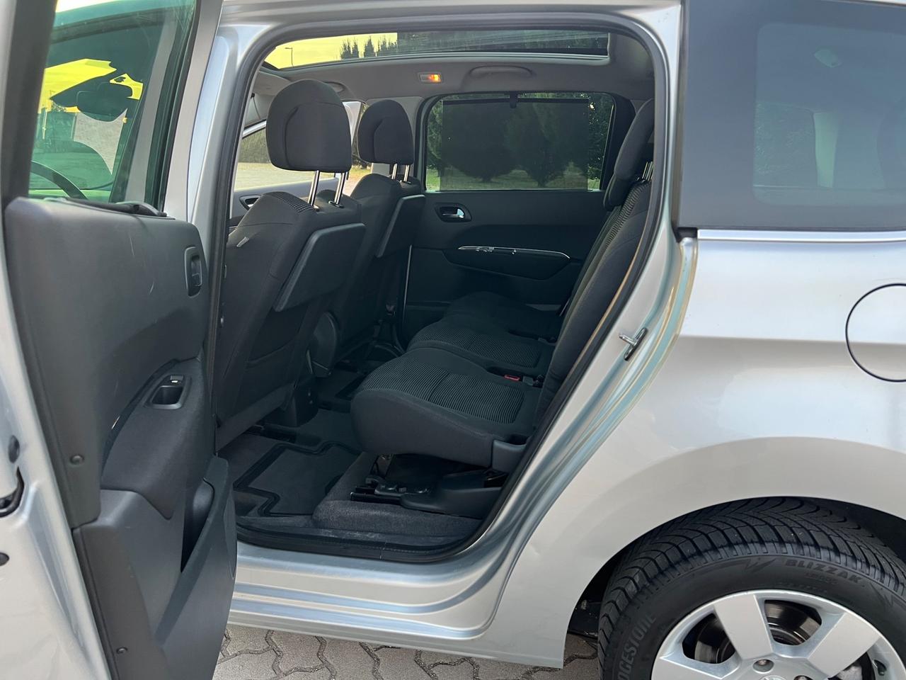 Peugeot 5008 1.6 HDi 112CV Active