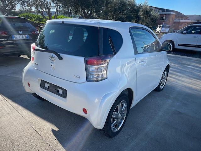 Toyota iQ 1.0 Sol