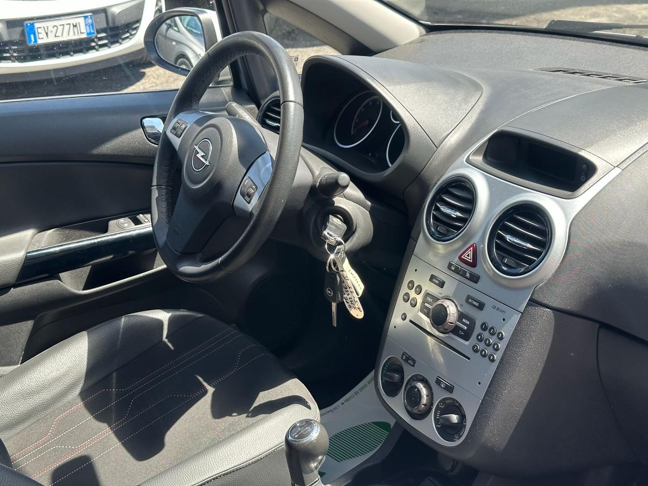 Opel Corsa 1.2 5 porte Sport