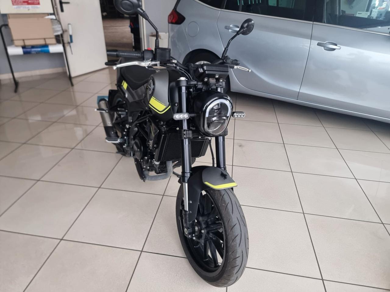 Benelli Leoncino 250 km 3300