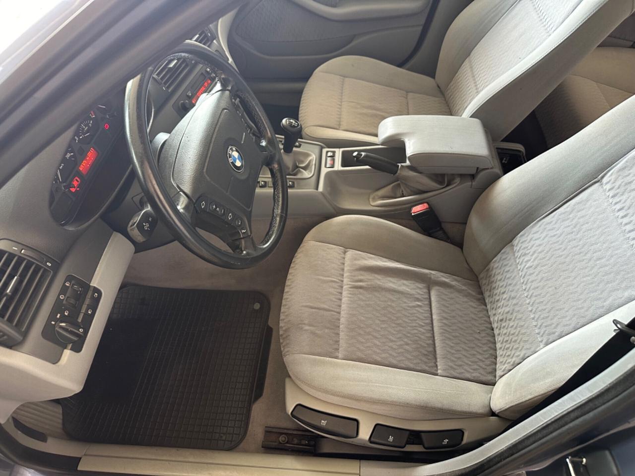 Bmw 318i cat 4 porte UNICO PRORIETARIO