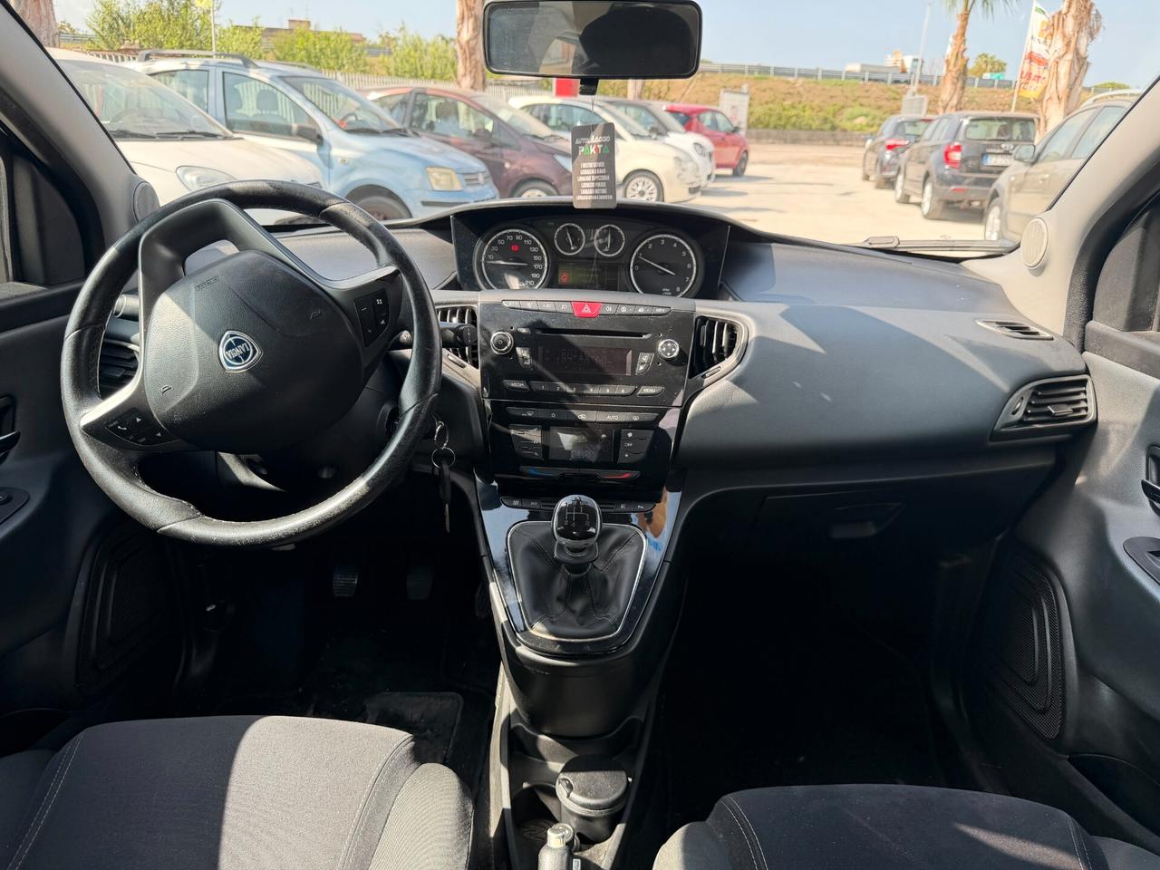 LANCIA YPSILON 2011 900 BENZINA 85 CV