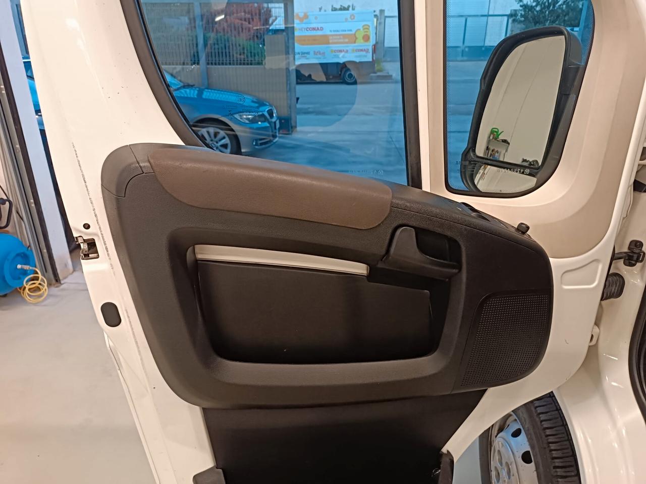 Peugeot Boxer 328 2.2 BlueHDi 120 S&S PC-TN Furgone