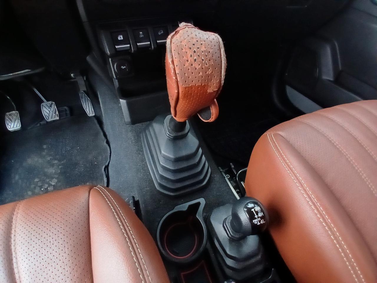 Suzuki Jimny 1.5 5MT Top