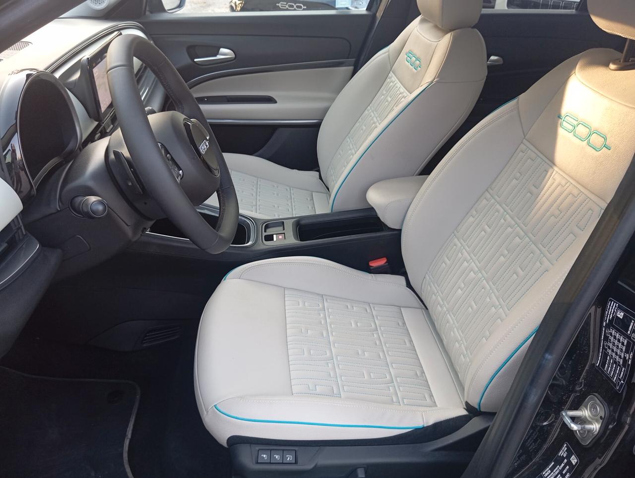 Fiat 600 Hybrid 110 CV DCT MHEV La Prima