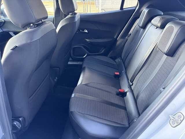 Peugeot 2008 1.5 BlueHDi 110 CV Allure Pack