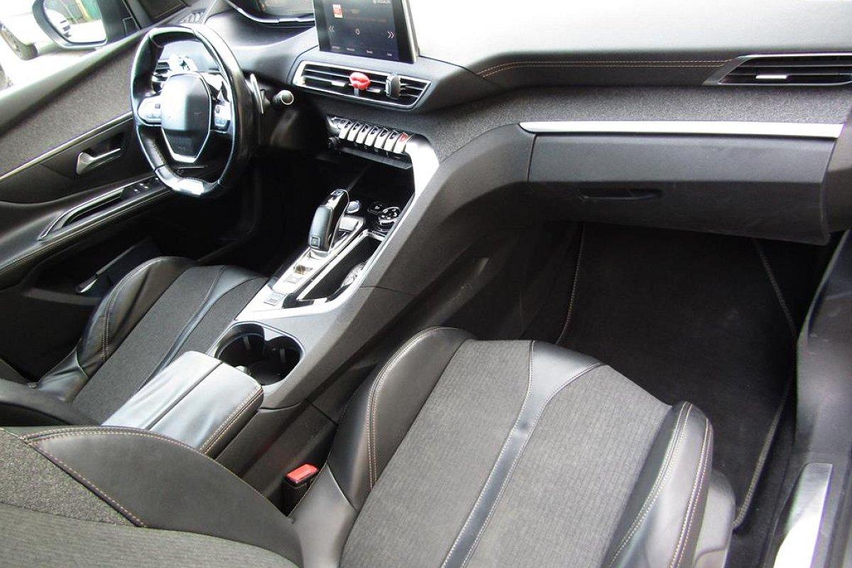 PEUGEOT 5008 BlueHDi 120 S&S EAT6 GT Line