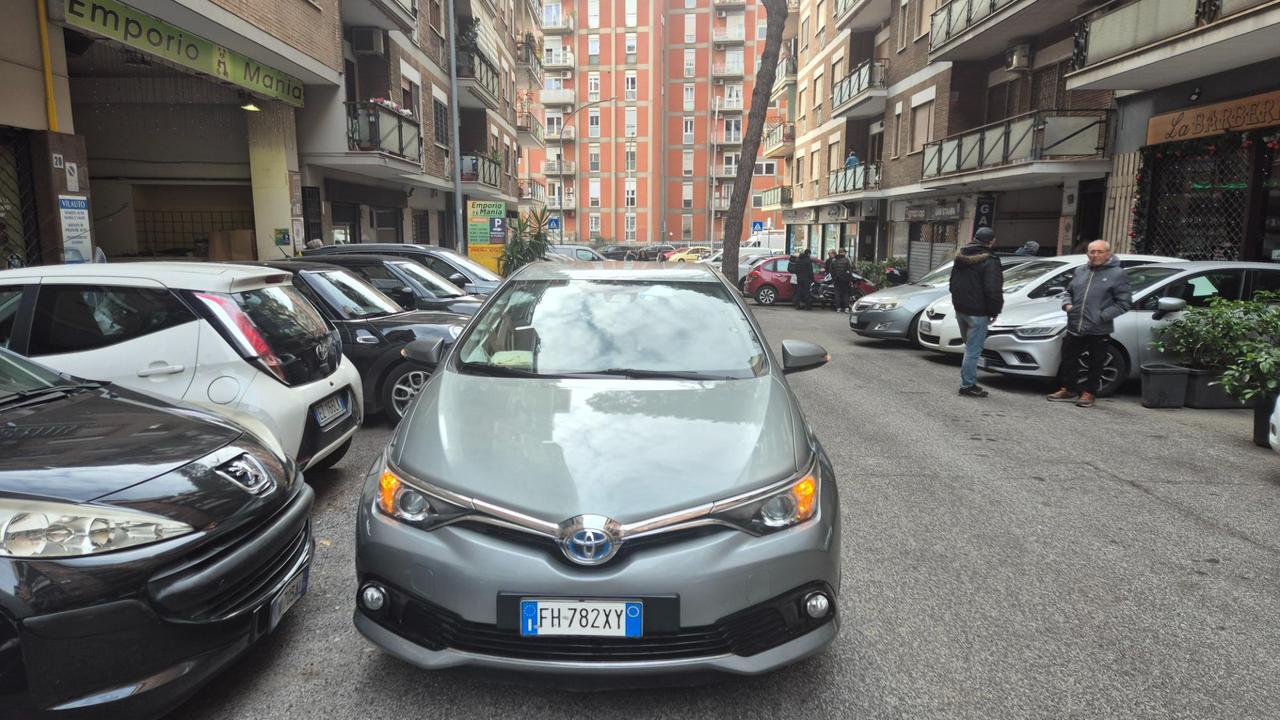 Toyota Auris 5 Porte Auris 1.8h Cool cvt