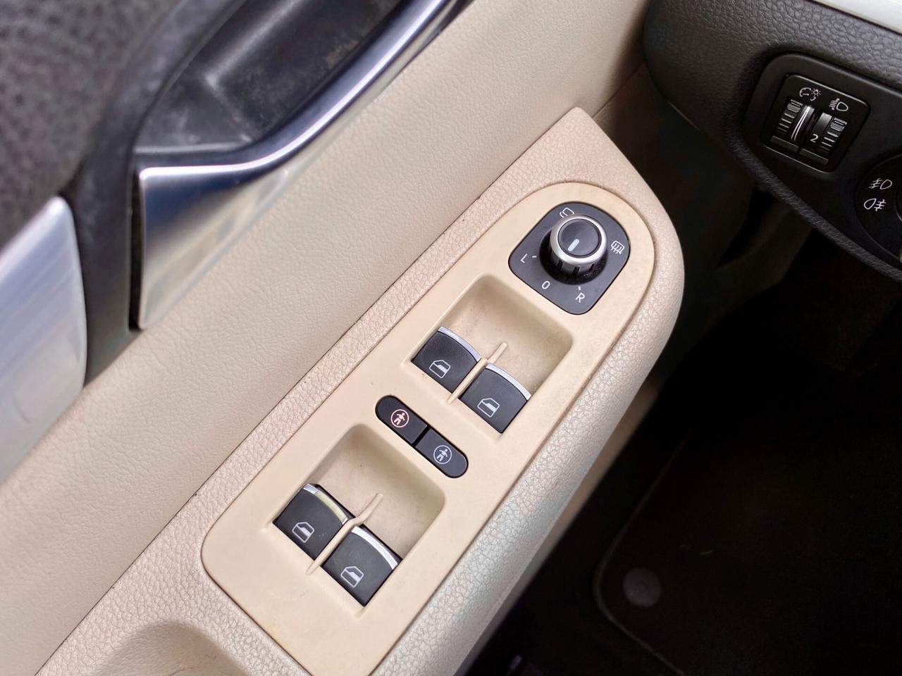 Volkswagen Sharan 2.0 tdi Highline 7p dsg 140cv