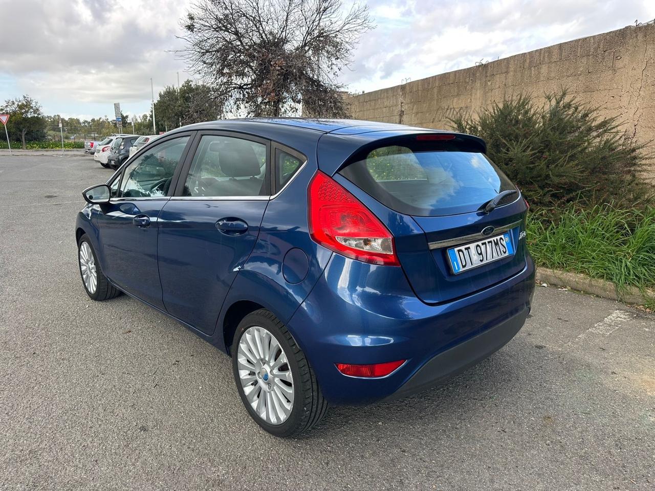 Ford Fiesta 1.2 82 CV 5 porte Titanium-Neopatentati