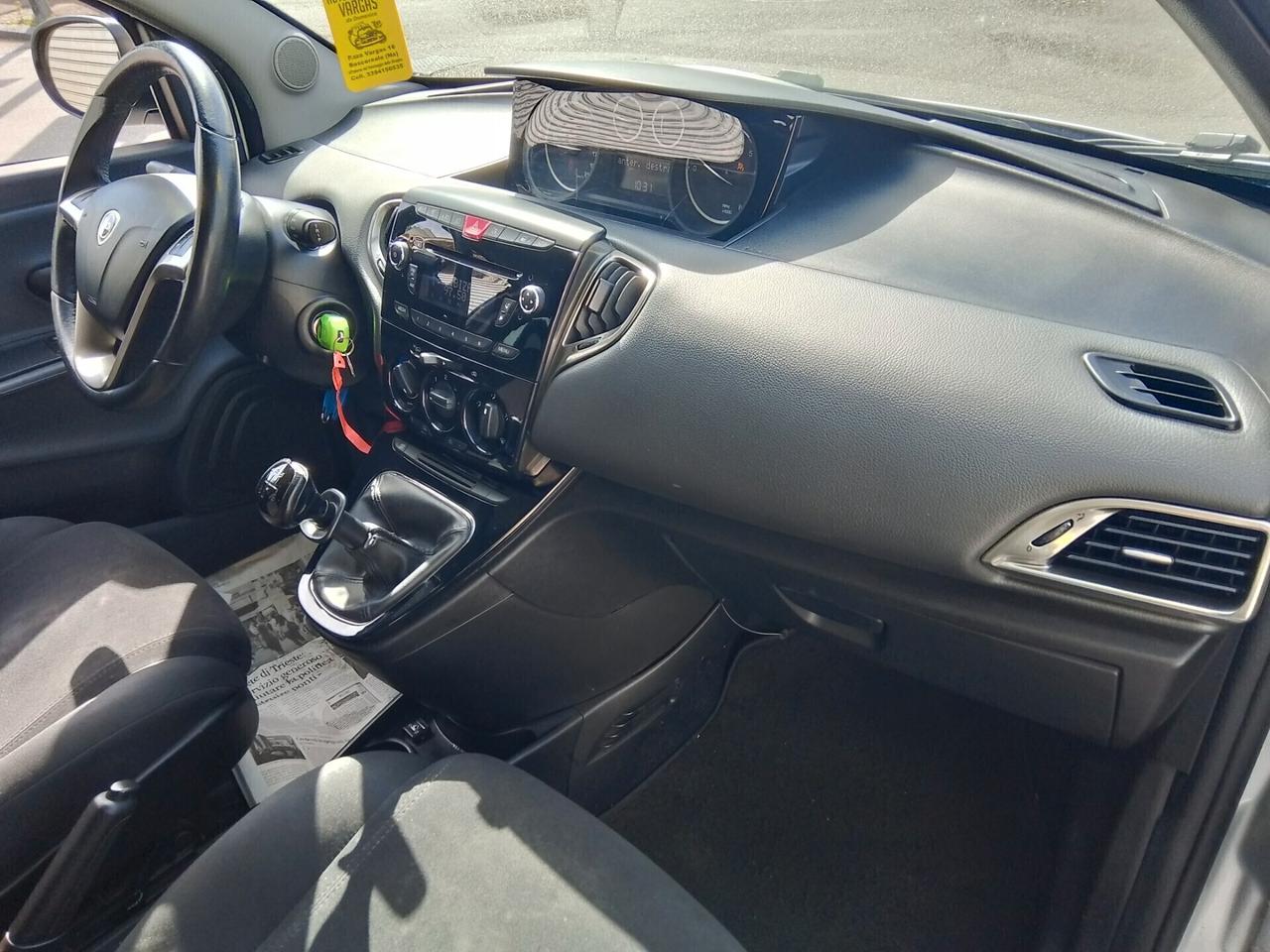 Lancia Ypsilon 1.2 69 CV 5 porte S&S Gold GPL
