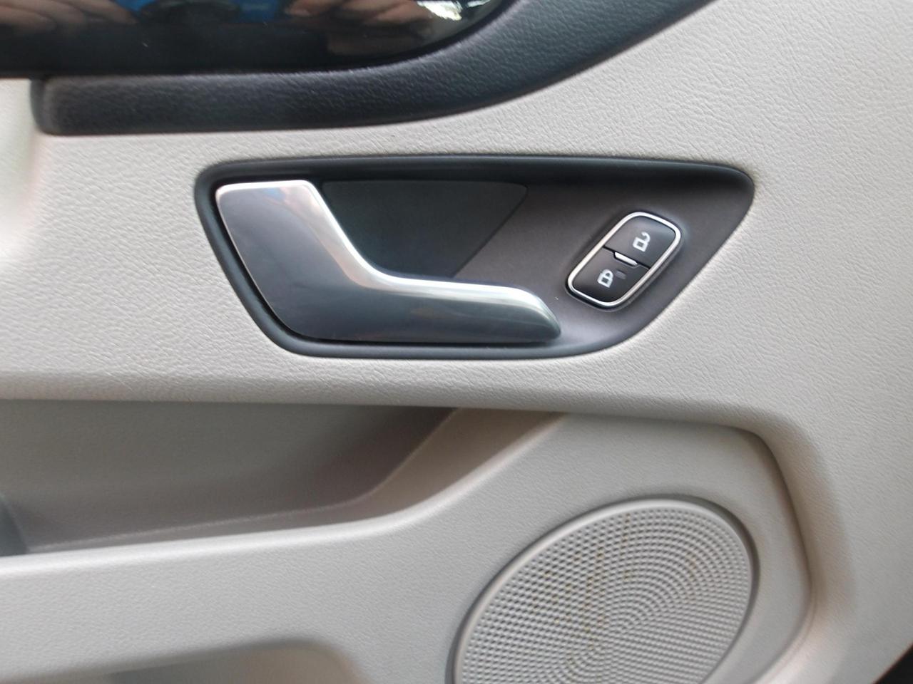 FORD TOURNEO CUSTOM 9 POSTI 320 2.0 tdci 105cv