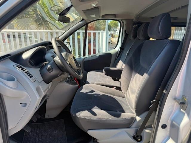 Renault Trafic T29 2.0 dCi/115 PC-TN Passenger Comfort Heavy DPF Black Edition