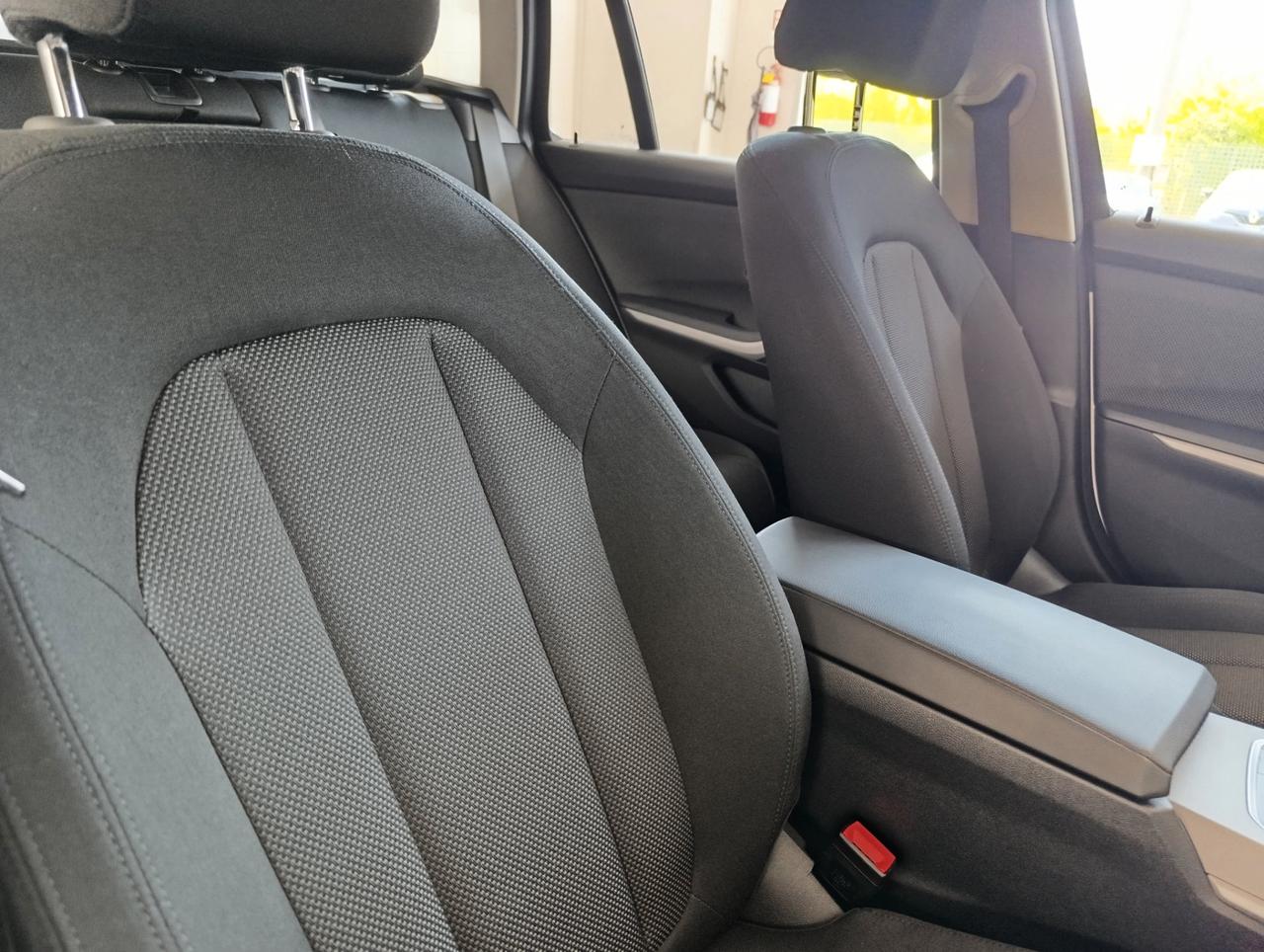 BMW 318 d Touring mhev 48V auto